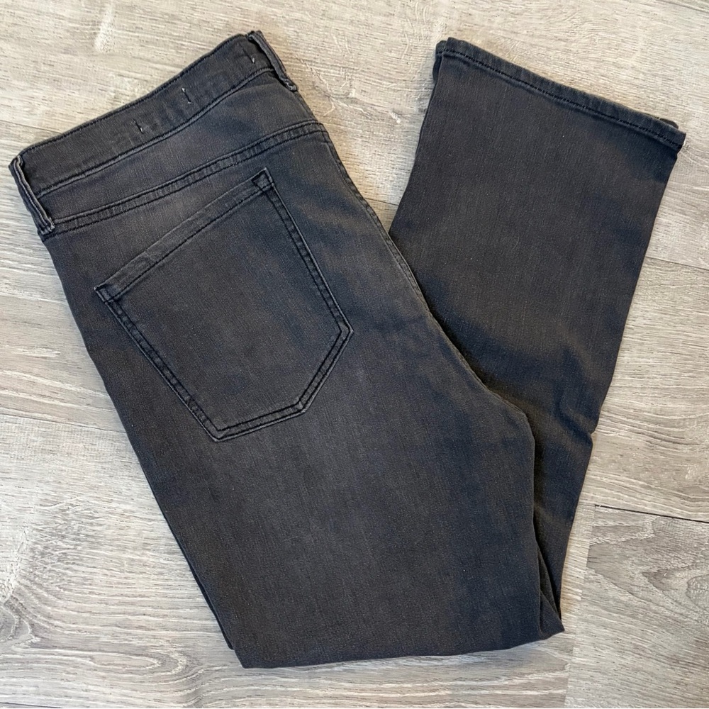 NWT Jessica Simpson high Rise Crop Boot Cut Jeans Faded Black SZ 16/33 Stretch